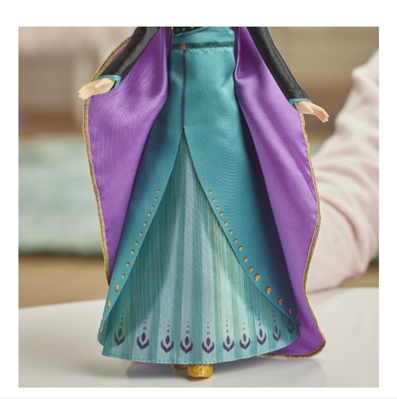 : DISNEY Frozen II Musical singing Adventure Anna Doll - Picture 6 of 8